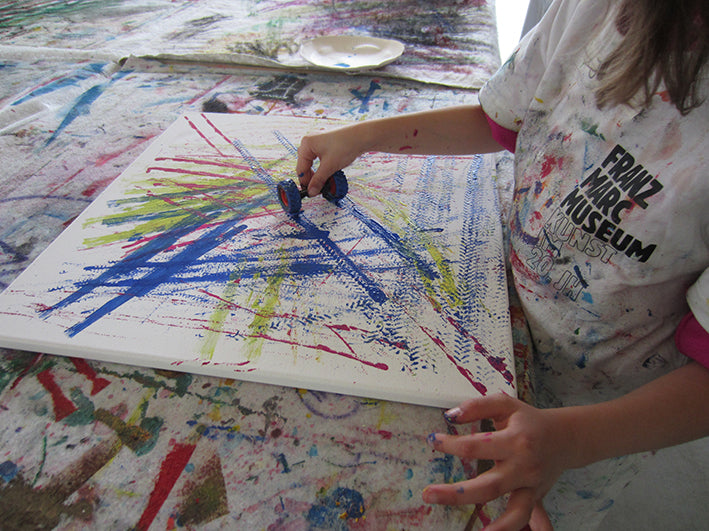 Fertig los! Farbiger Fahrspaß mit Miniautos