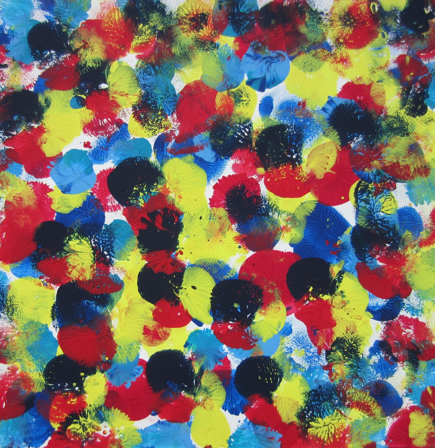 Malen mit Luftballons auf Leinwand